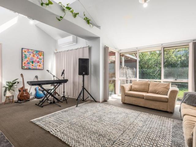House for sale in Grovedale, Geelong