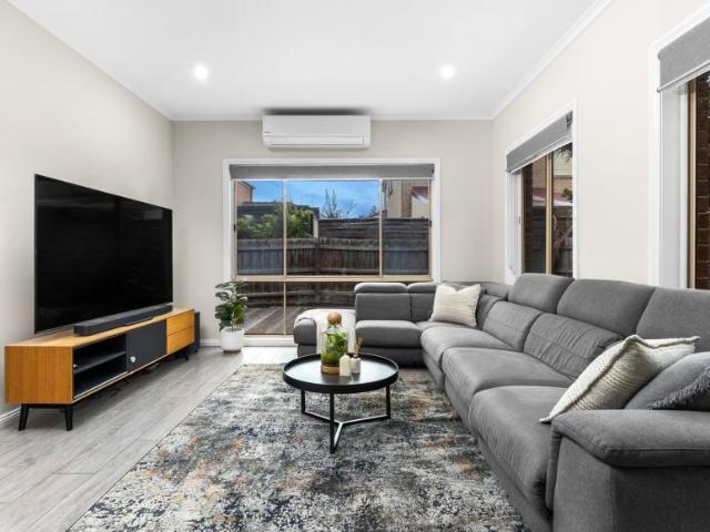 House for sale in Hillside, Melbourne