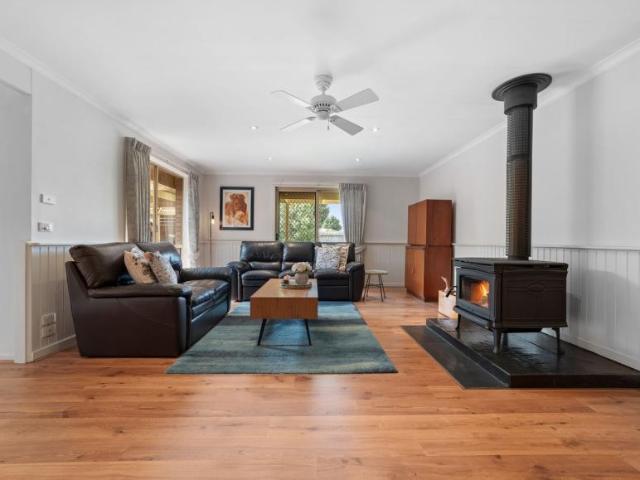 House for sale in Kingston Gardens, Melbourne