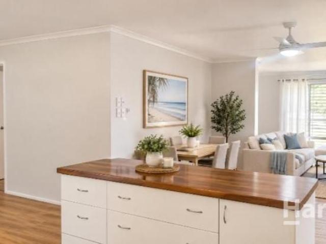House for sale in Howard