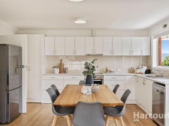 House for sale in Howrah Heights, Hobart