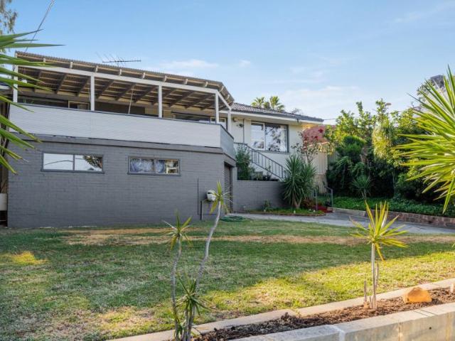 House for sale in Kelmscott Hills, Kelmscott