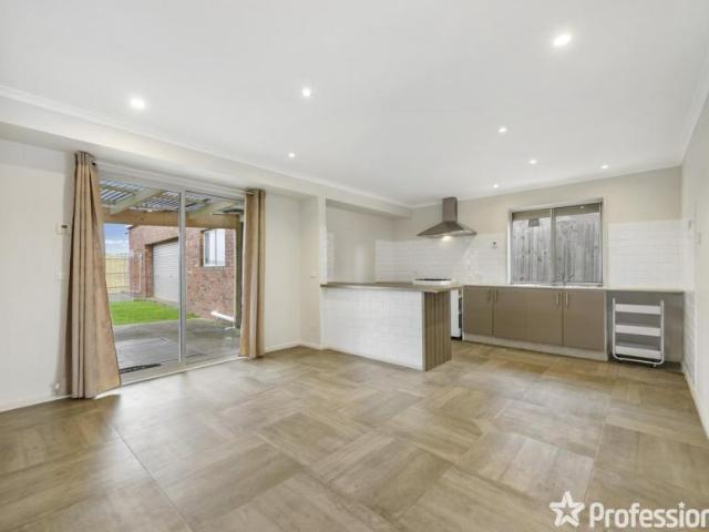 House for sale in Kurung Park, Melbourne