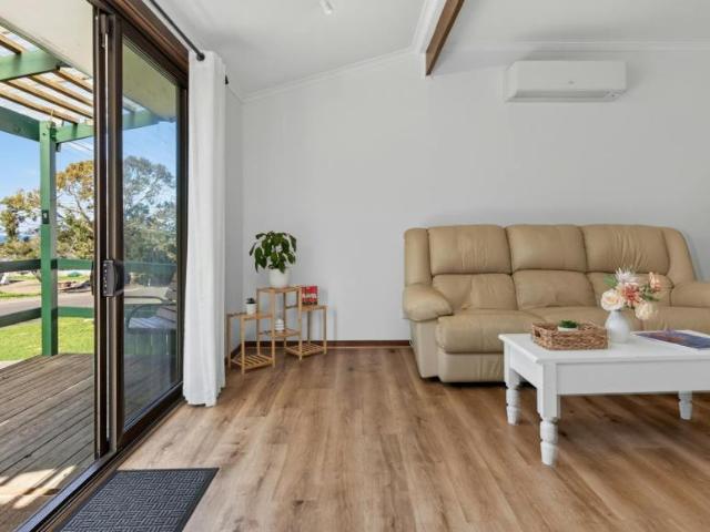 House for sale in Kingscote
