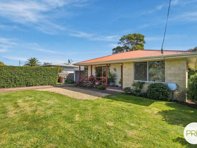 House for sale in Lauderdale, Hobart