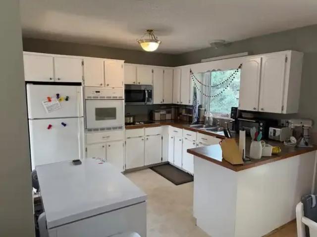 House for rent in Indian Battle Heights, Lethbridge