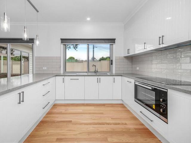 House for sale in Victoria