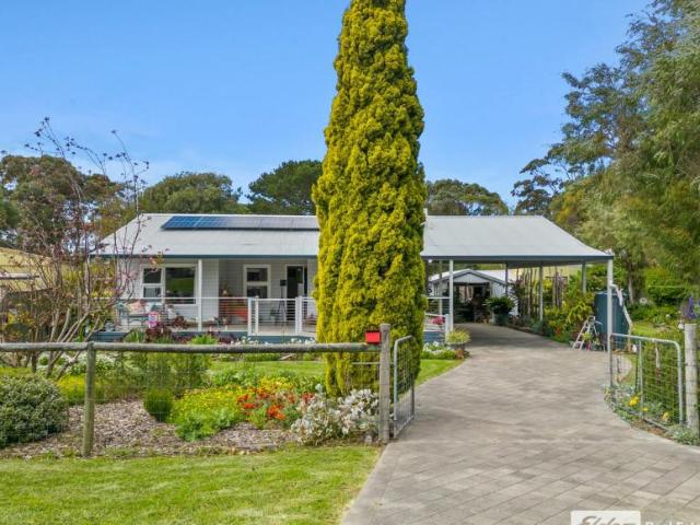 House for sale in Little Grove, City Of Albany