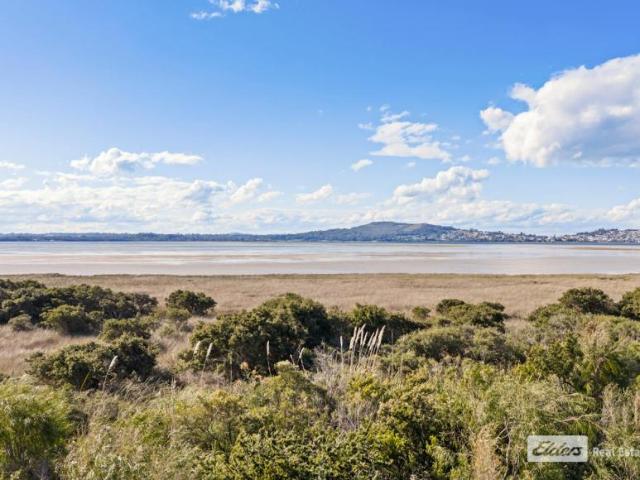 House for sale in Little Grove, Albany
