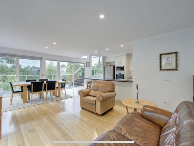 House for sale in Victoria