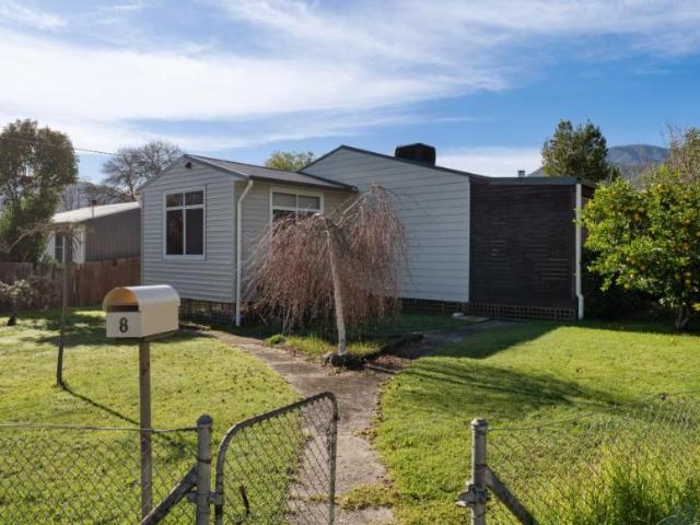 House for sale in Victoria