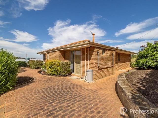 House for rent in Mount Nasura, City Of Armadale