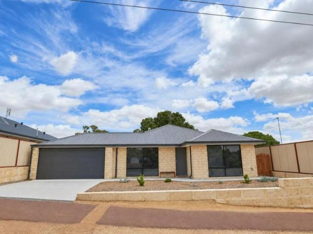 House for sale in Narrogin, Shire Of Narrogin