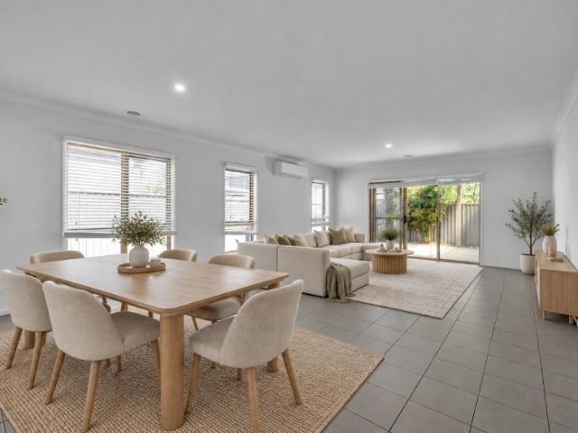 House for sale in Lakeside Estate, Melbourne