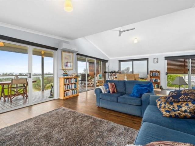 House for sale in Paradise Beach, Shire of Wellington