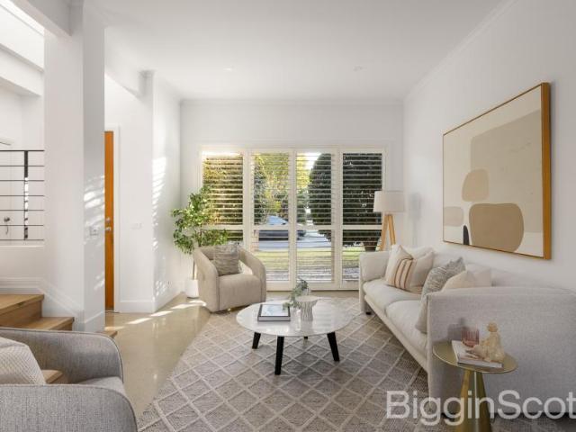 House for sale in Beacon Cove, Melbourne