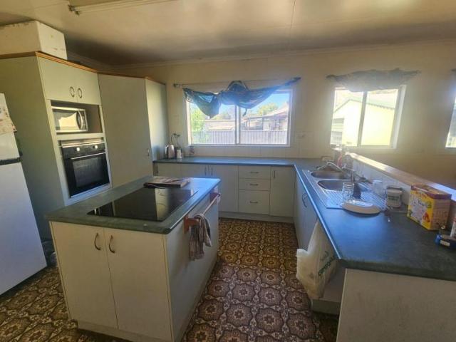 House for sale in St George