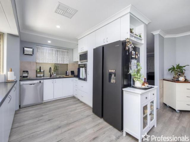 House for sale in Stratton, City of Swan