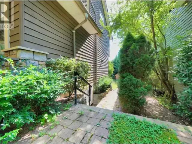 House for rent in Fulton Ave (EB) at 14th St, West Vancouver
