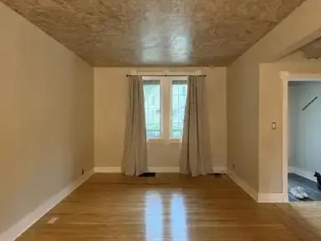 House for rent in Central St. Boniface, Winnipeg