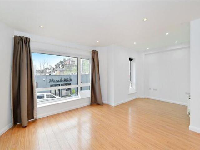 House for sale in Colney Hatch, Greater London