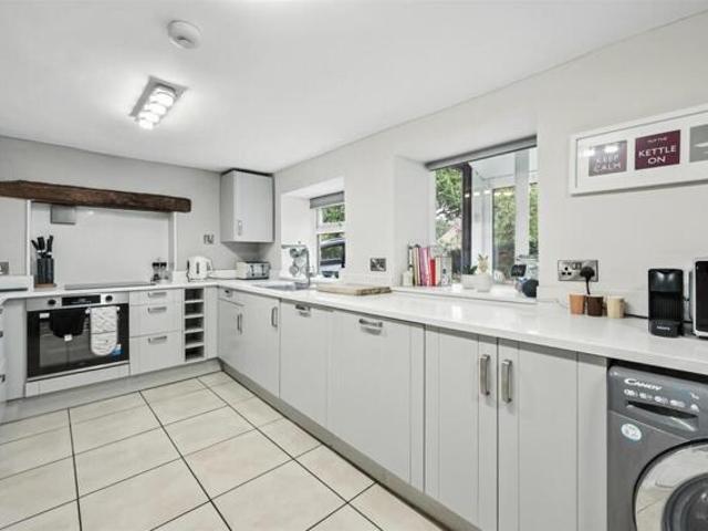 House for sale in Castleton, Charlesworth