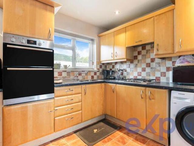 House for sale in Chessington, Hook