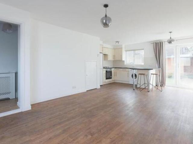 House for sale in Chessington, West Ewell