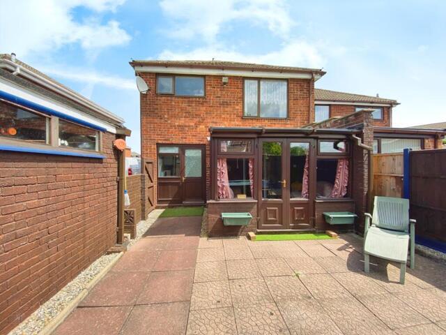 House for sale in Elton