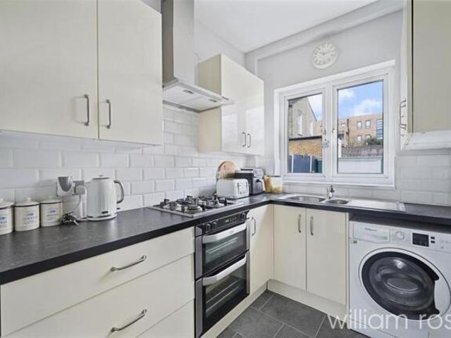 House for sale in Chingford, Highams Park