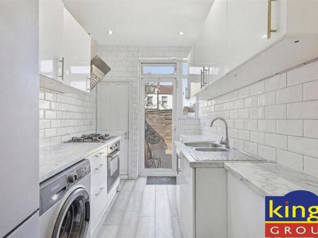 House for sale in Upper Edmonton, Greater London