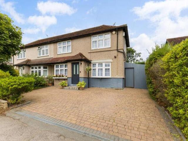House for sale in Harrow Weald, Greater London