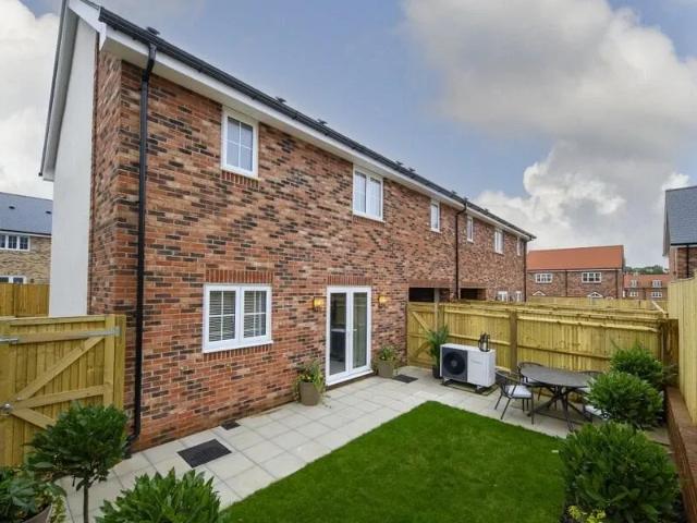 House for sale in Fleet, Hart