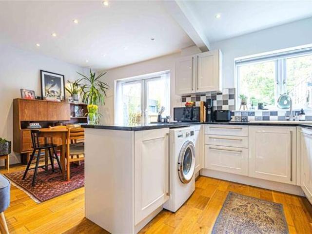 House for sale in Bennetts End, Pouchen End