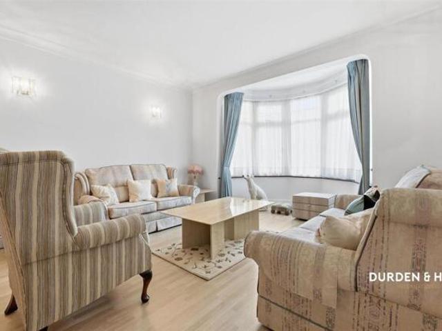 House for sale in Gants Hill, Greater London