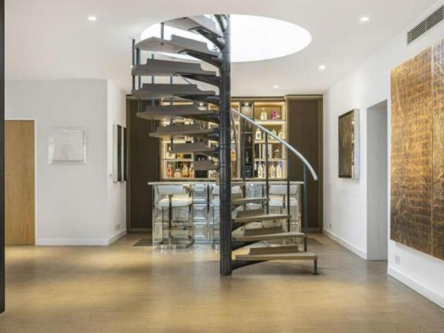 House for sale in Hoxton, Greater London