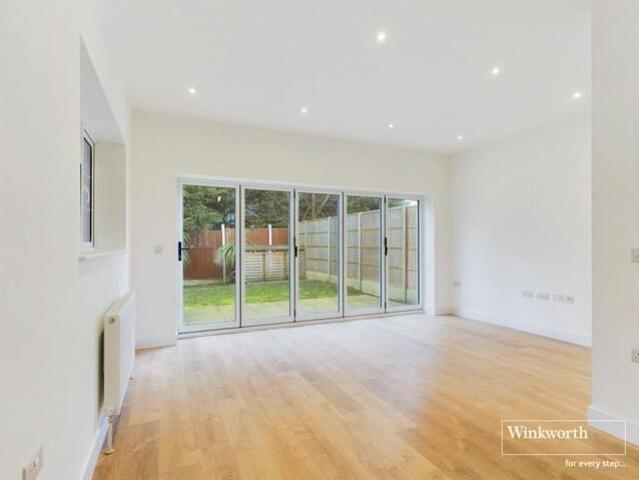 House for sale in Mill Hill, The Hale