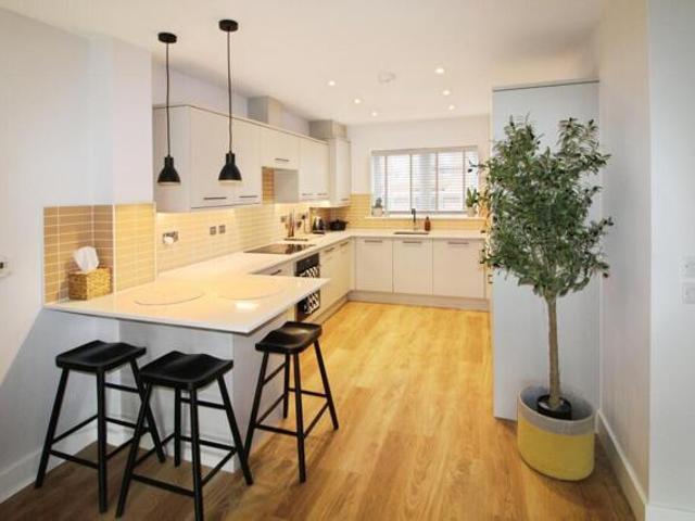 House for sale in Waltham