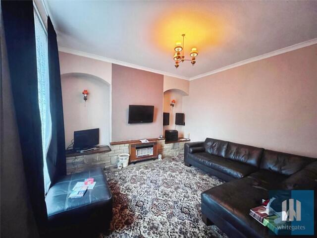 House for sale in Milnsbridge, West Yorkshire