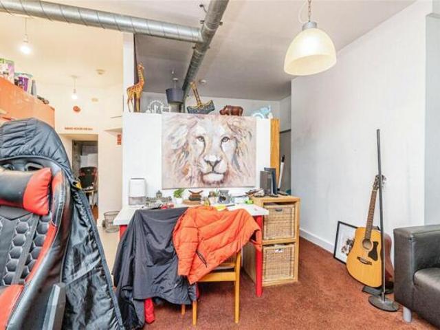 House for sale in Huddersfield, West Yorkshire