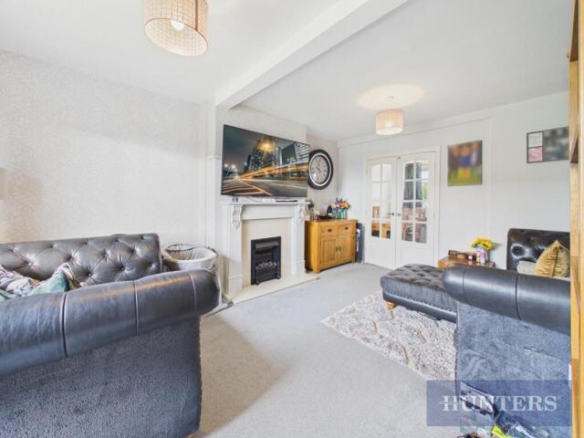 House for sale in Cayton