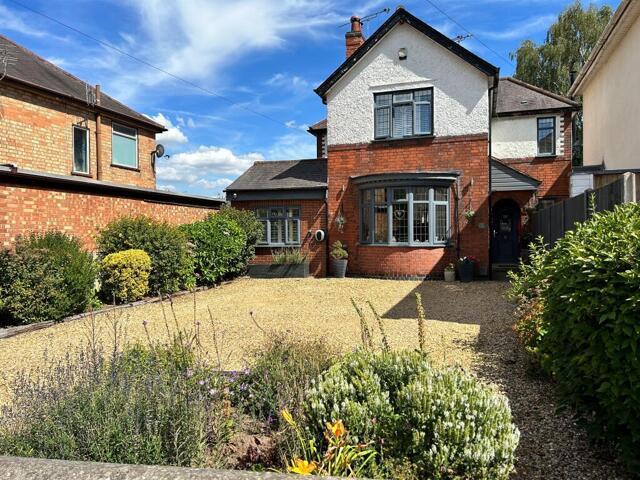 House for sale in Whetstone, Pinfold