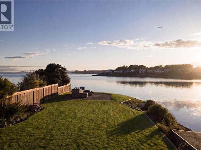 House for sale in Oak Bay, British Columbia