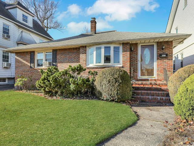House for sale in Hudson, New Jersey