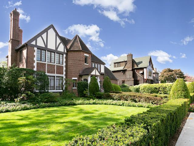 House for rent in Forest Hills