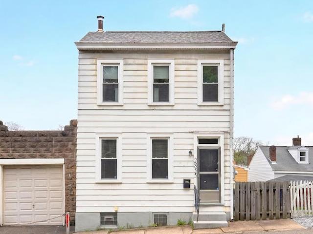 House for sale in Pittsburg, Pennsylvania