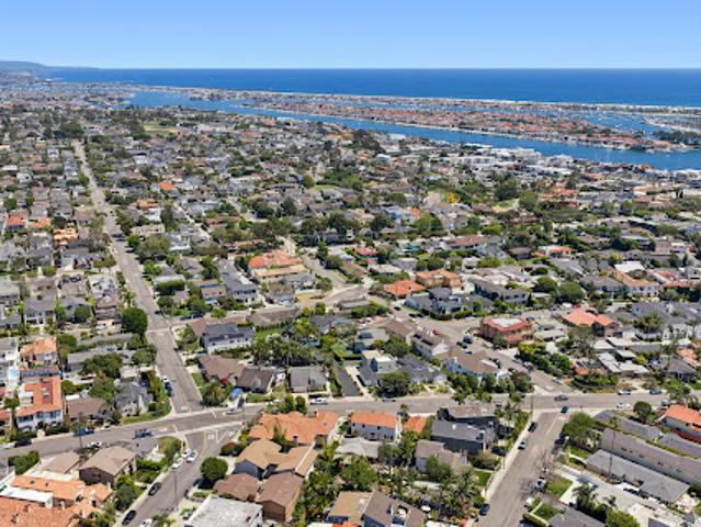 House for sale in Corona Del Mar, California