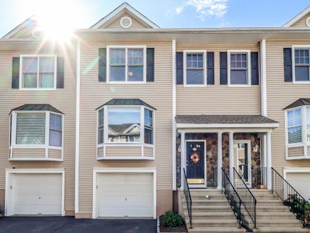 House for sale in Danbury, Western Connecticut Planning Region
