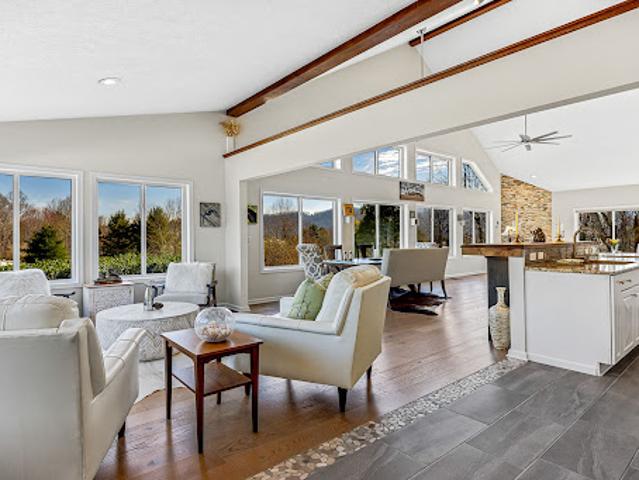 House for sale in Hendersonville, North Carolina