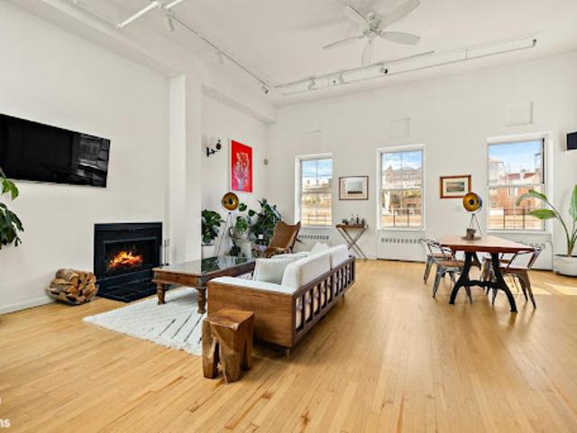 House for sale in New York, Arverne